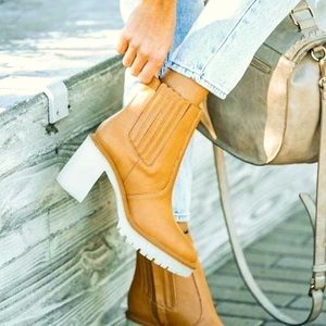 Vici Dolls Anastasia Faux Leather Heeled Boots Tan